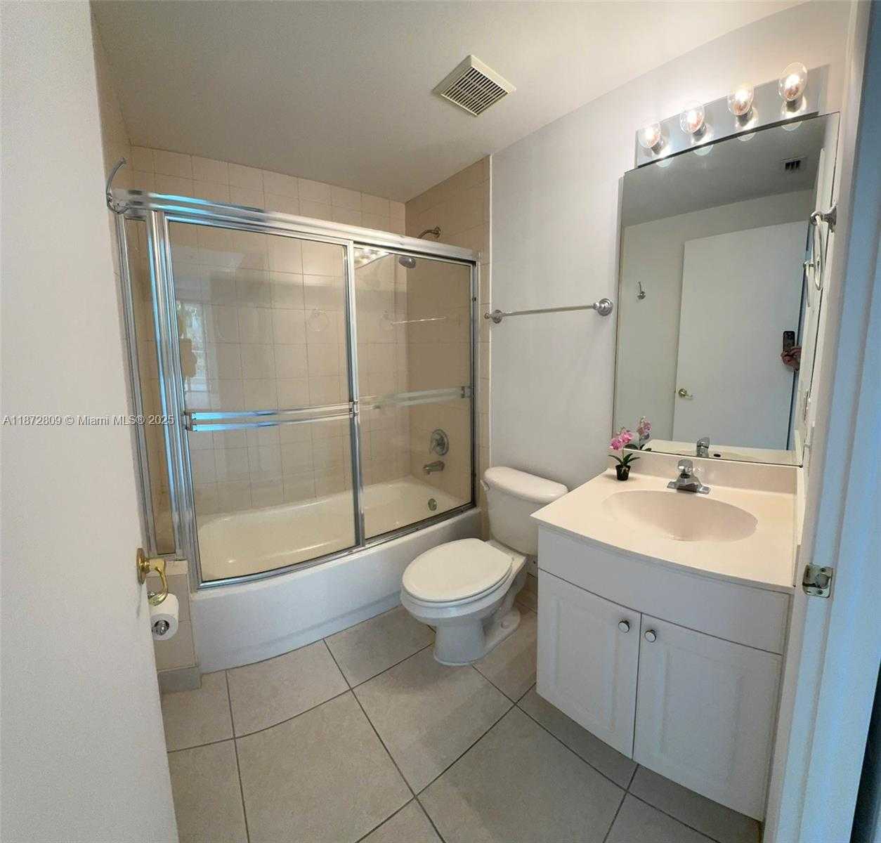Small Image of 1824 BRICKELL AVE #4B, Miami Number 36