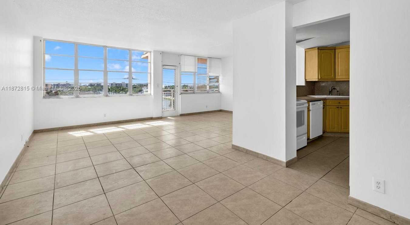 Small Image of 2025 NORTH EAST 164TH ST #510, North Miami Beach Number 2