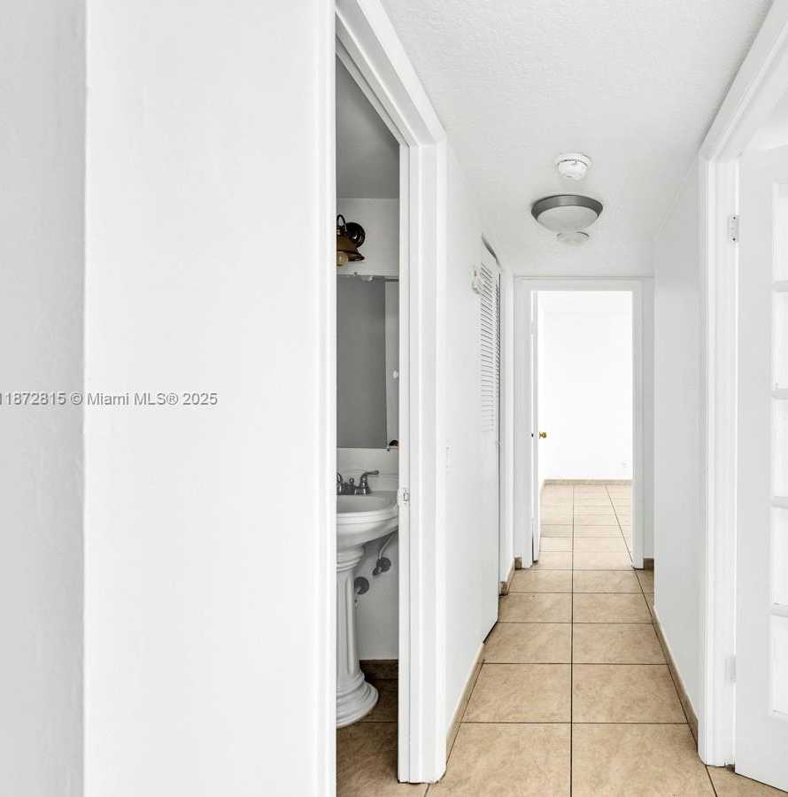 Small Image of 2025 NORTH EAST 164TH ST #510, North Miami Beach Number 7