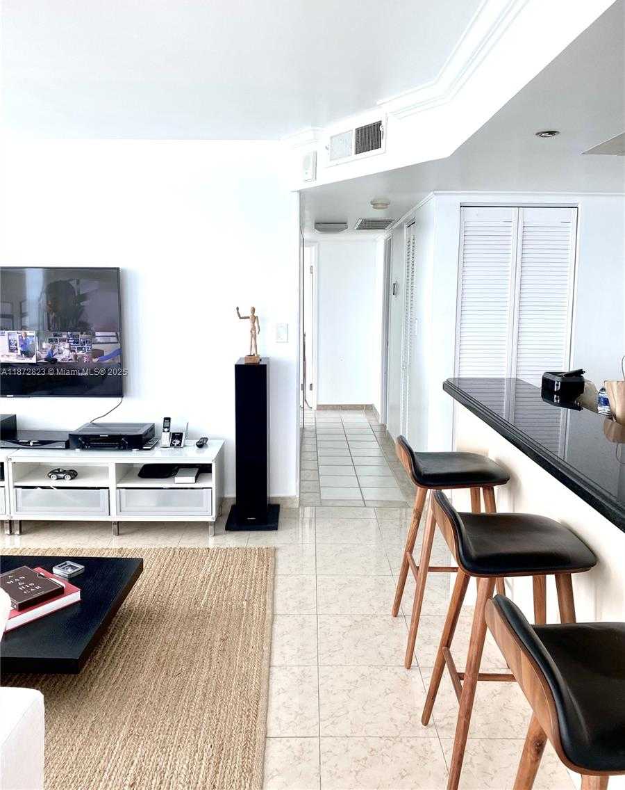Small Image of 7135 COLLINS AVE #1806, Miami Beach Number 11