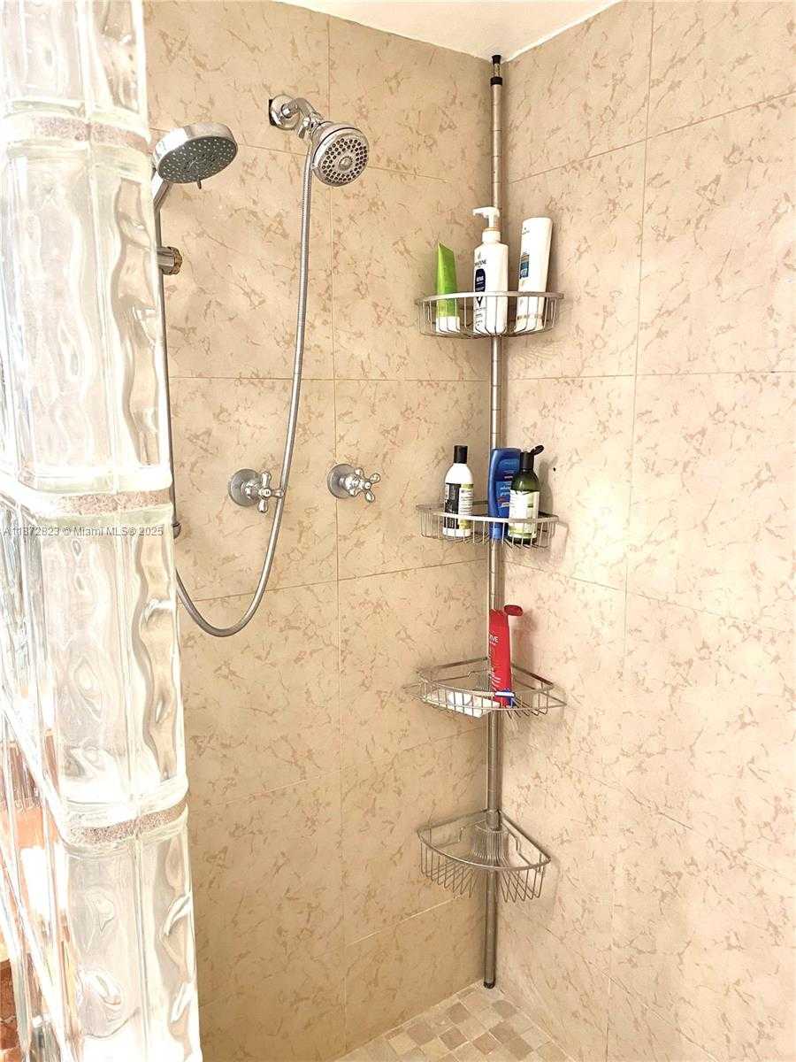 Small Image of 7135 COLLINS AVE #1806, Miami Beach Number 18