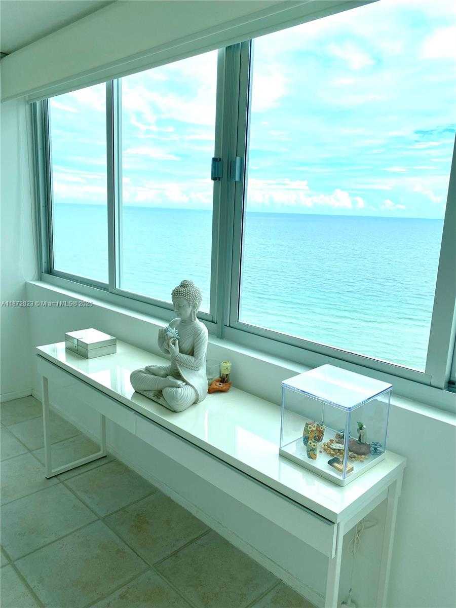 Small Image of 7135 COLLINS AVE #1806, Miami Beach Number 22
