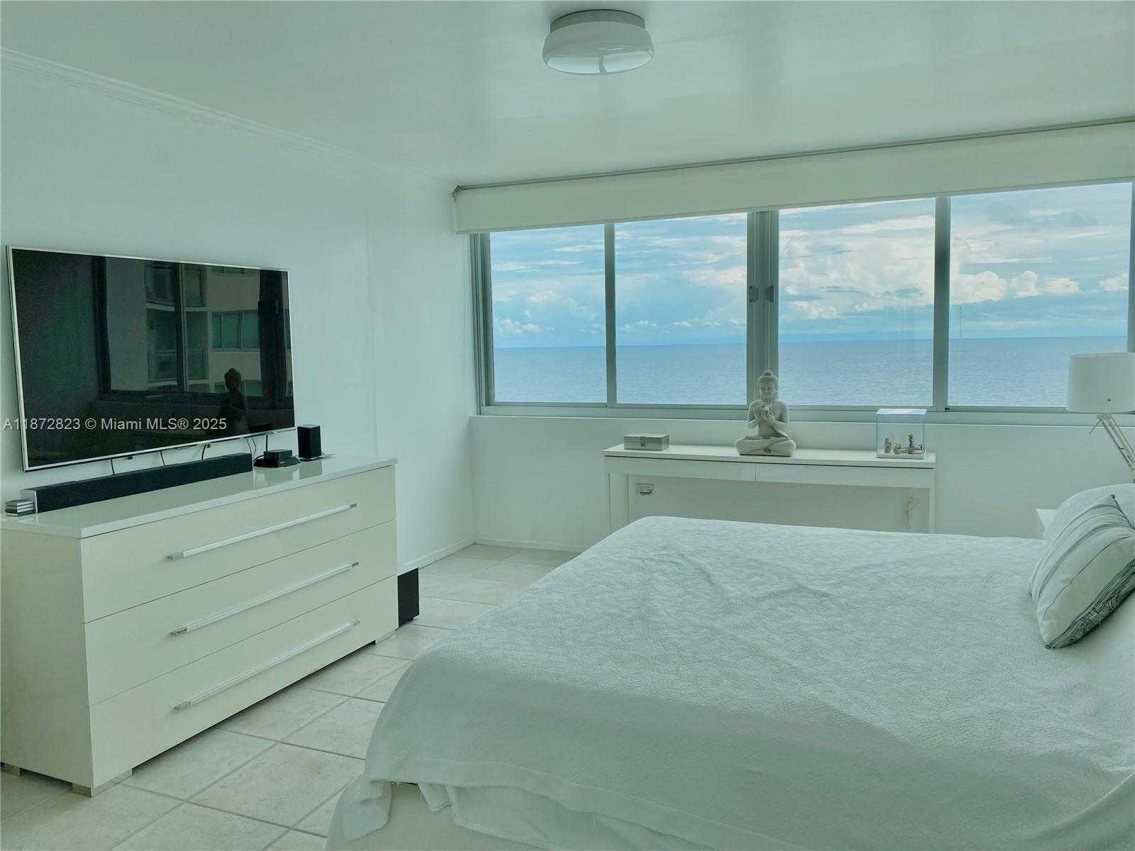 Small Image of 7135 COLLINS AVE #1806, Miami Beach Number 23