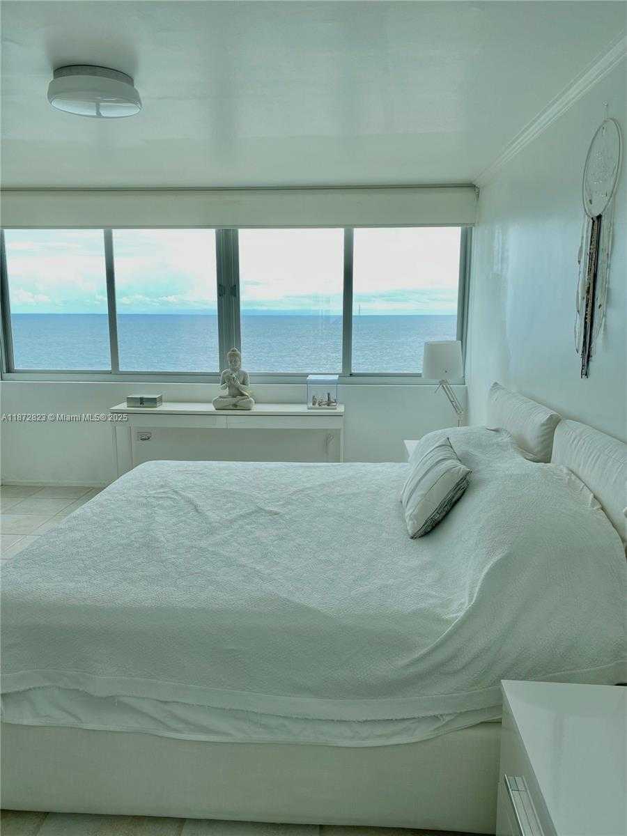 Small Image of 7135 COLLINS AVE #1806, Miami Beach Number 24