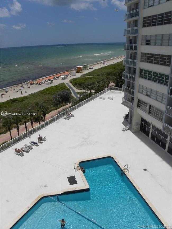 Small Image of 7135 COLLINS AVE #1806, Miami Beach Number 32