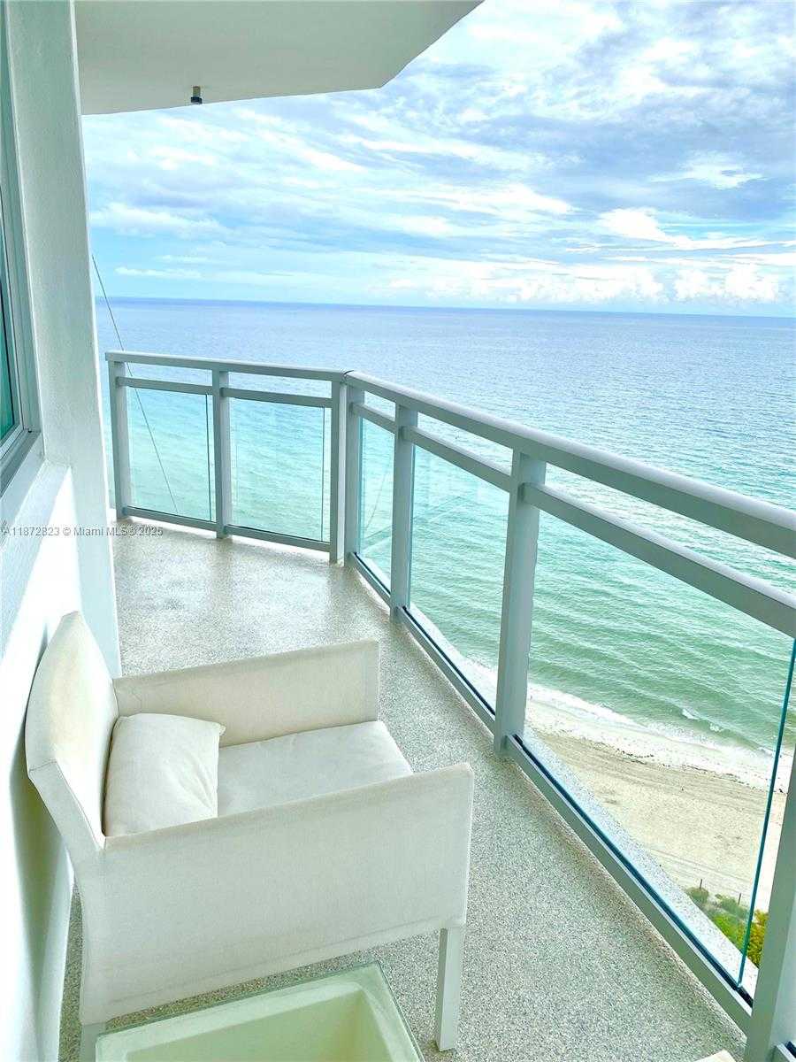 Small Image of 7135 COLLINS AVE #1806, Miami Beach Number 5