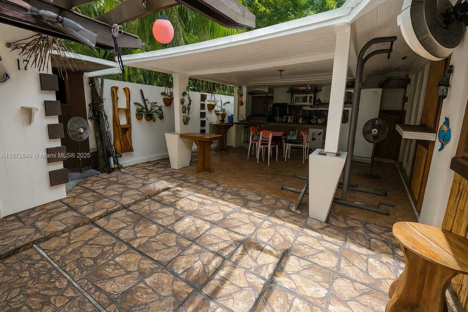 Small Image of 5306 SOUTH WEST 138TH PL, Miami Number 4