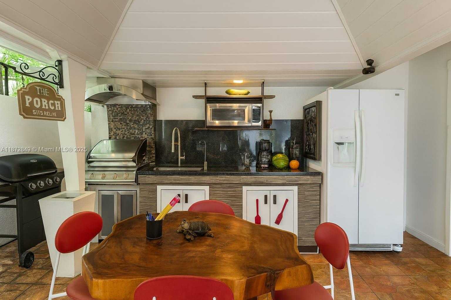 Small Image of 5306 SOUTH WEST 138TH PL, Miami Number 7