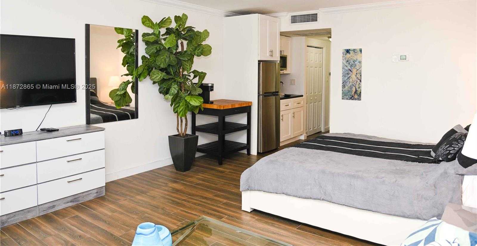 Small Image of 19201 COLLINS AVE #504, Sunny Isles Beach Number 11