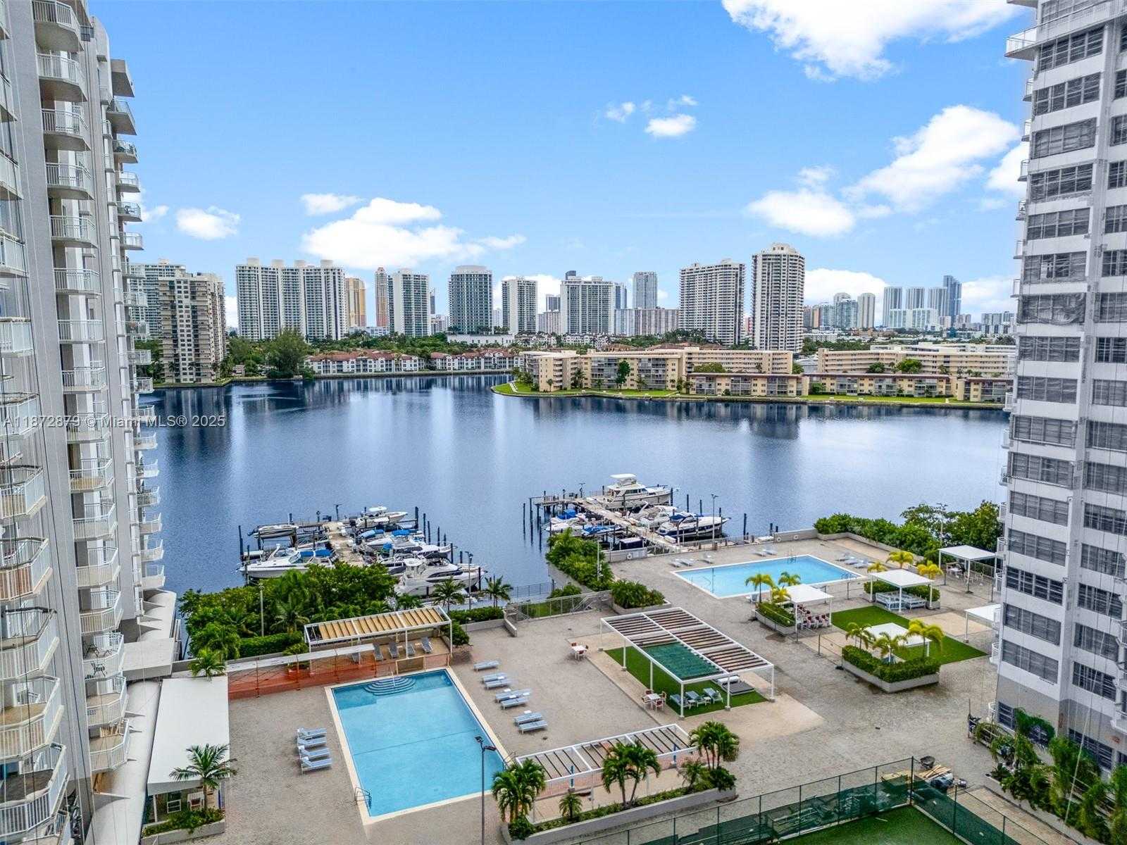 Small Image of 18071 BISCAYNE BLVD #PH04 & PH03, Aventura Number 11