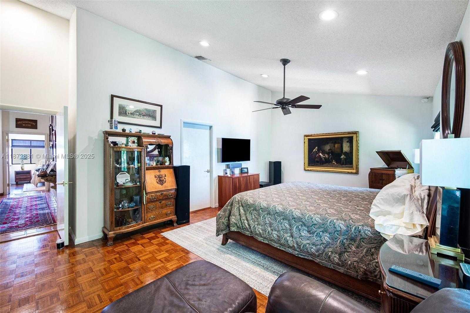 Small Image of 2000 SOUTH BAYSHORE DR #72, Miami Number 20