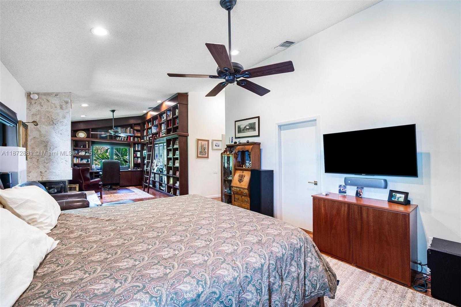 Small Image of 2000 SOUTH BAYSHORE DR #72, Miami Number 21