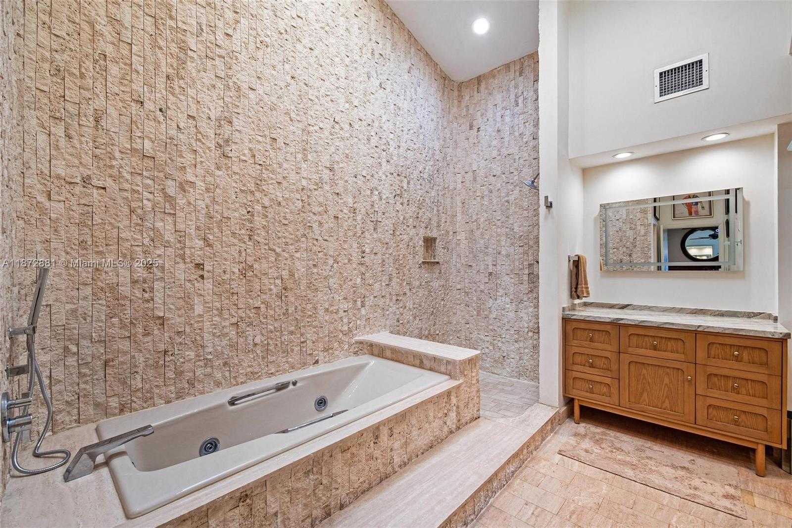 Small Image of 2000 SOUTH BAYSHORE DR #72, Miami Number 22