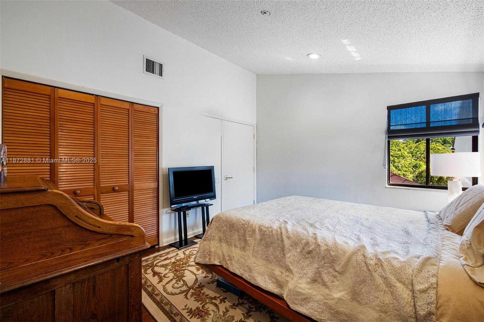 Small Image of 2000 SOUTH BAYSHORE DR #72, Miami Number 27