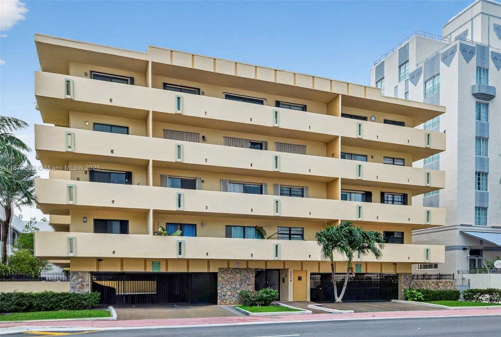 Small Image of 2924 COLLINS AVENUE #501, Miami Beach Number 36