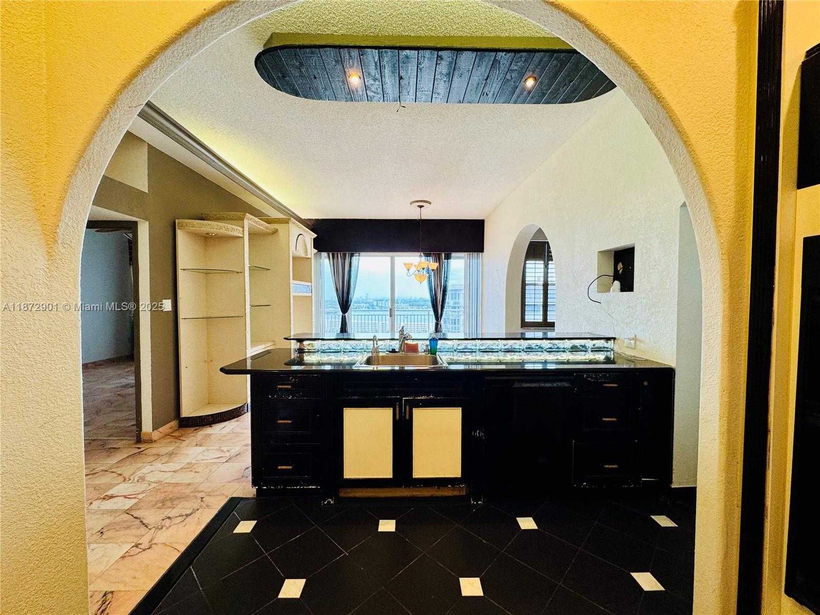 Small Image of 18071 BISCAYNE BLVD #PH03 & PH04, Aventura Number 17
