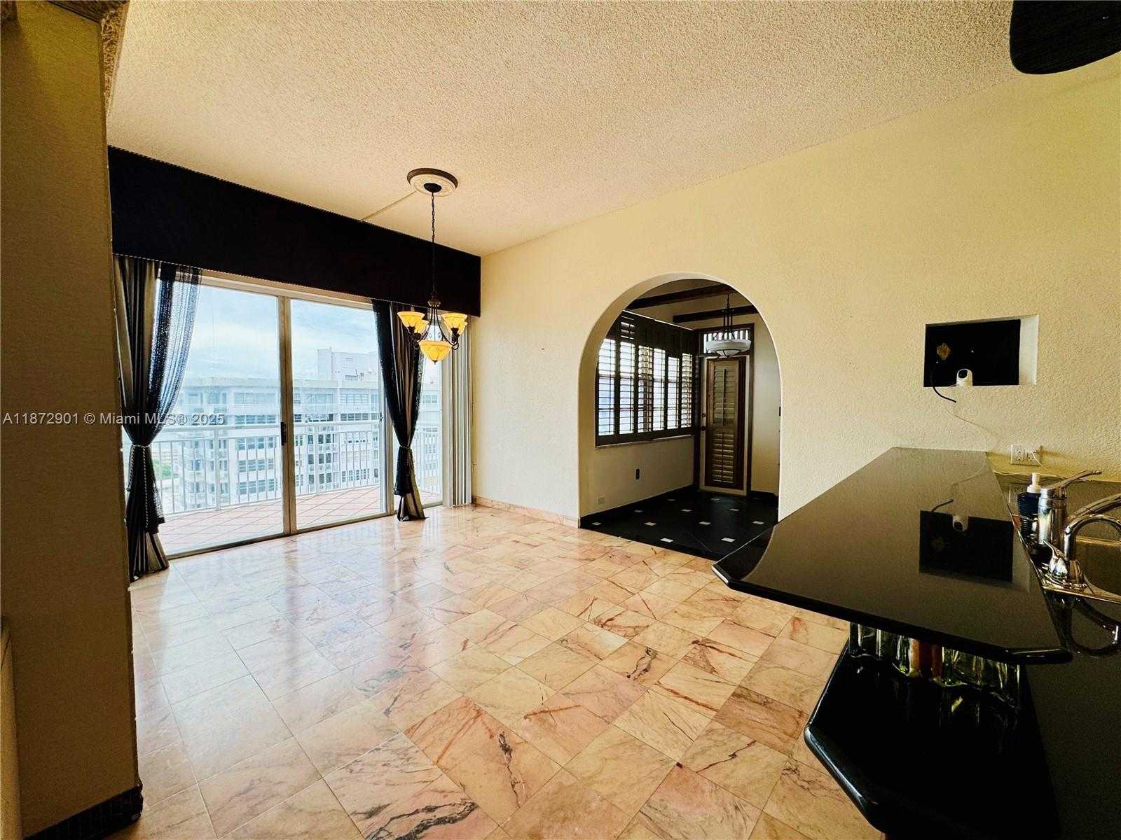 Small Image of 18071 BISCAYNE BLVD #PH03 & PH04, Aventura Number 20