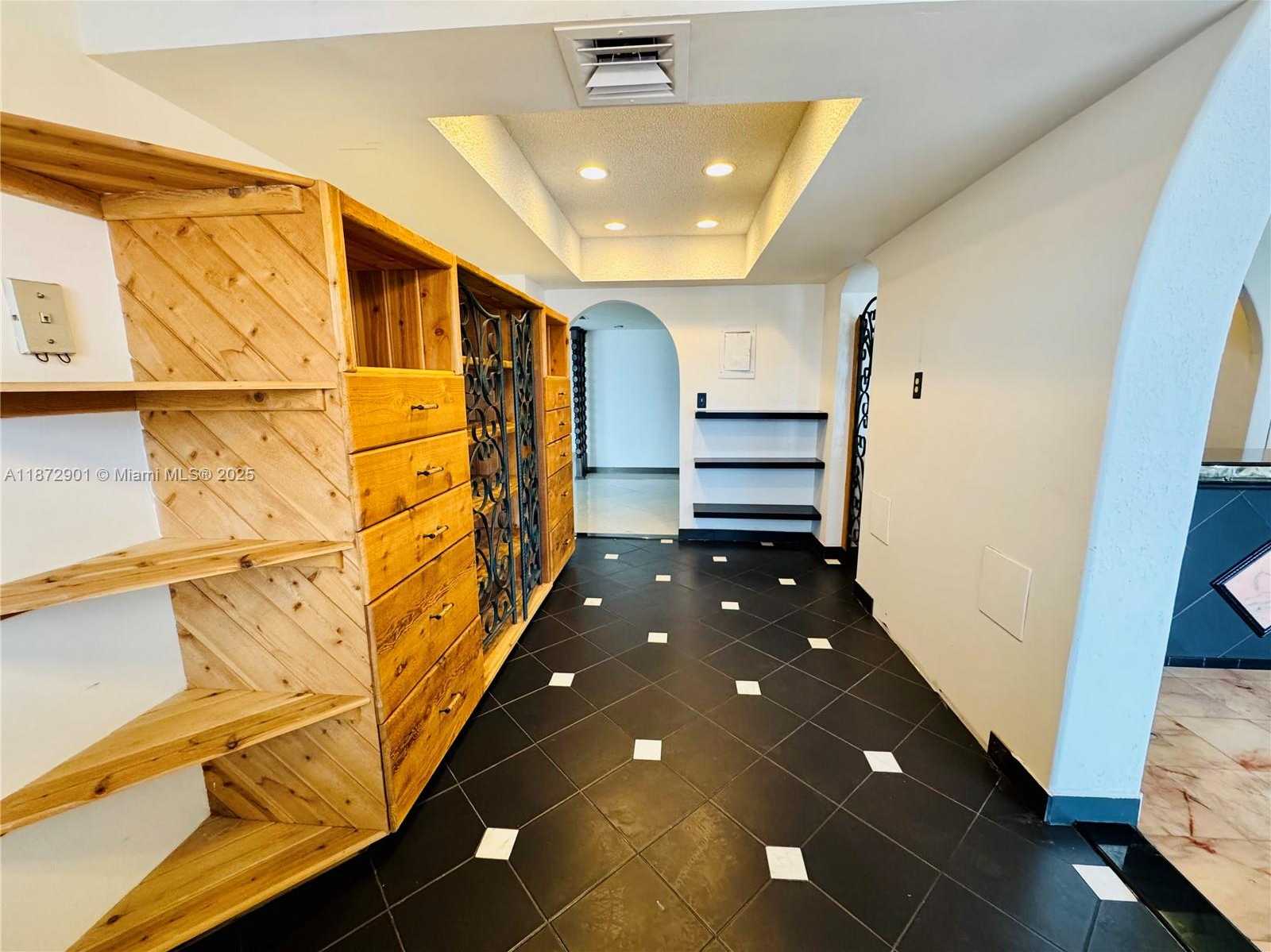 Small Image of 18071 BISCAYNE BLVD #PH03 & PH04, Aventura Number 24