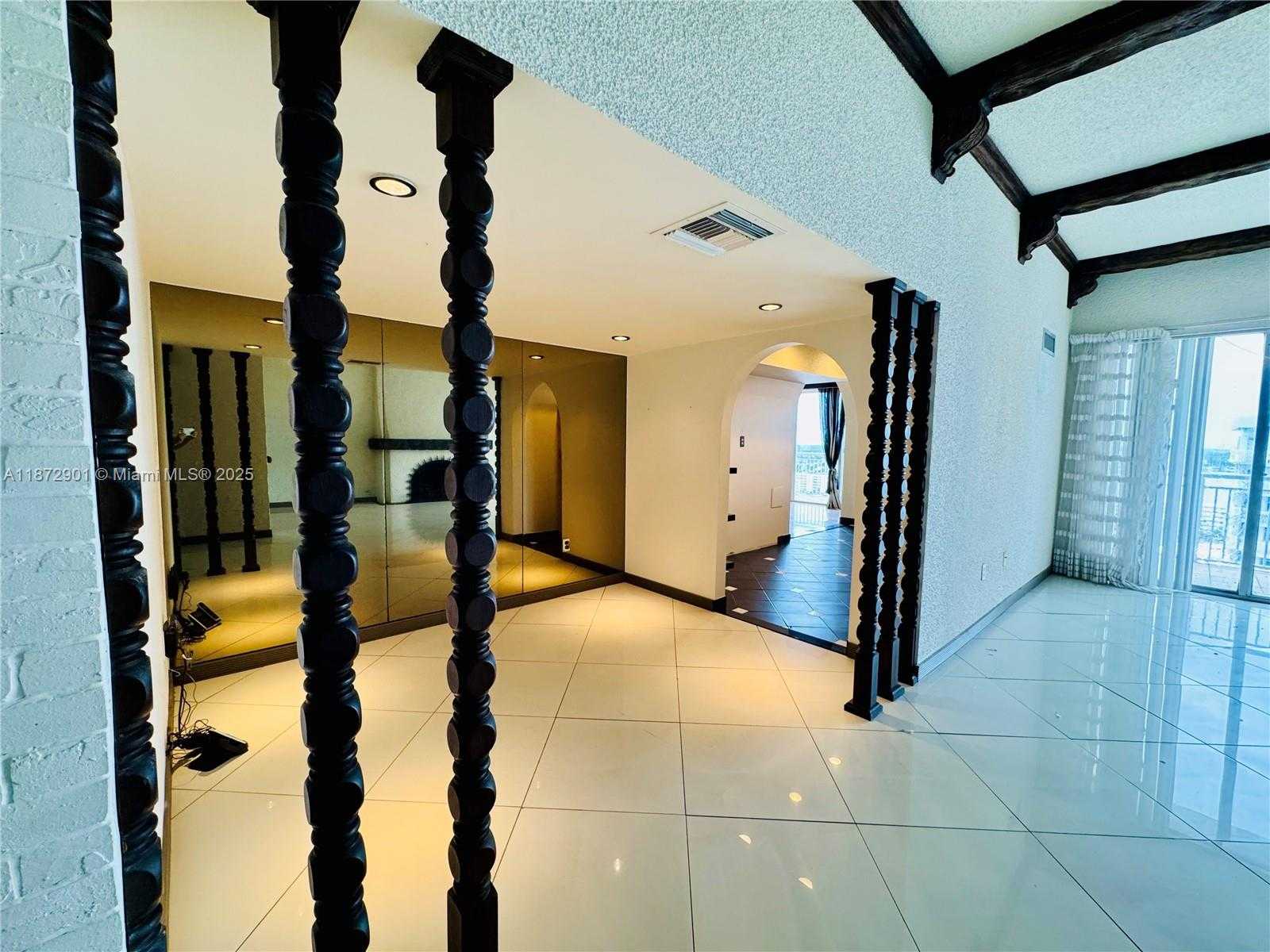 Small Image of 18071 BISCAYNE BLVD #PH03 & PH04, Aventura Number 26