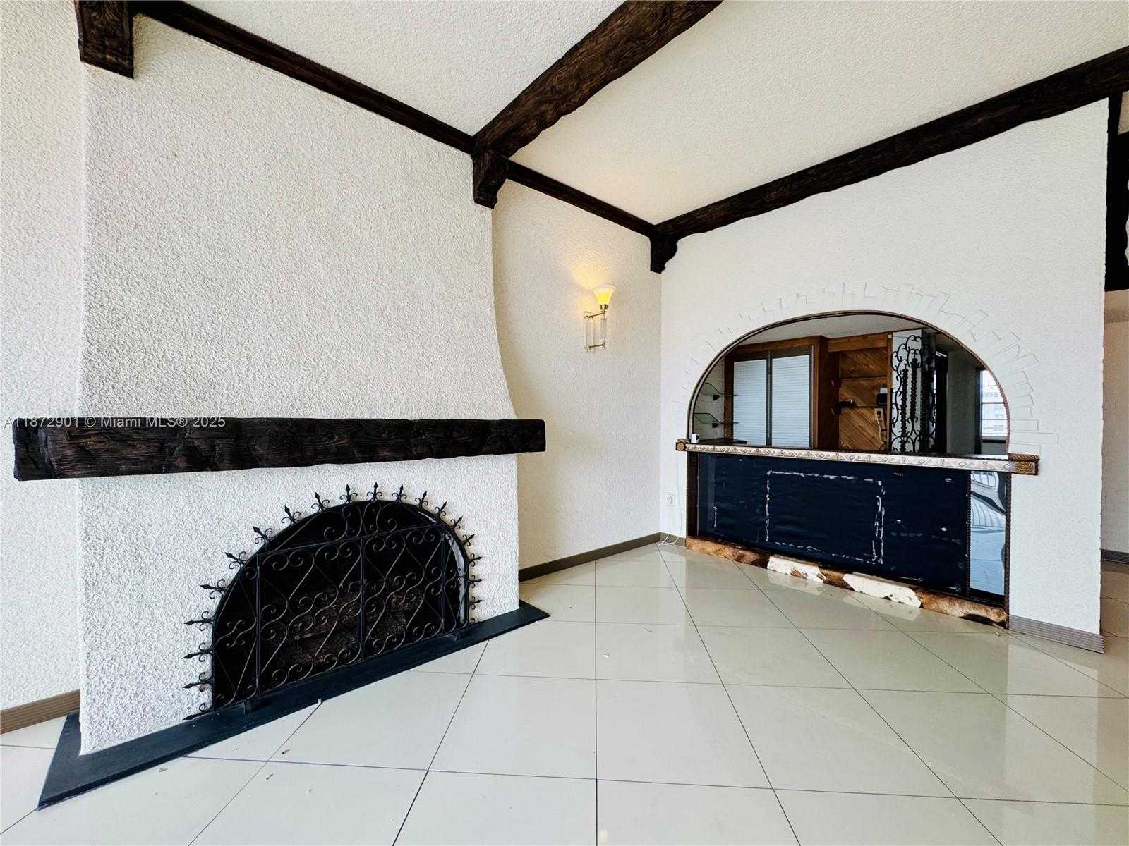Small Image of 18071 BISCAYNE BLVD #PH03 & PH04, Aventura Number 29