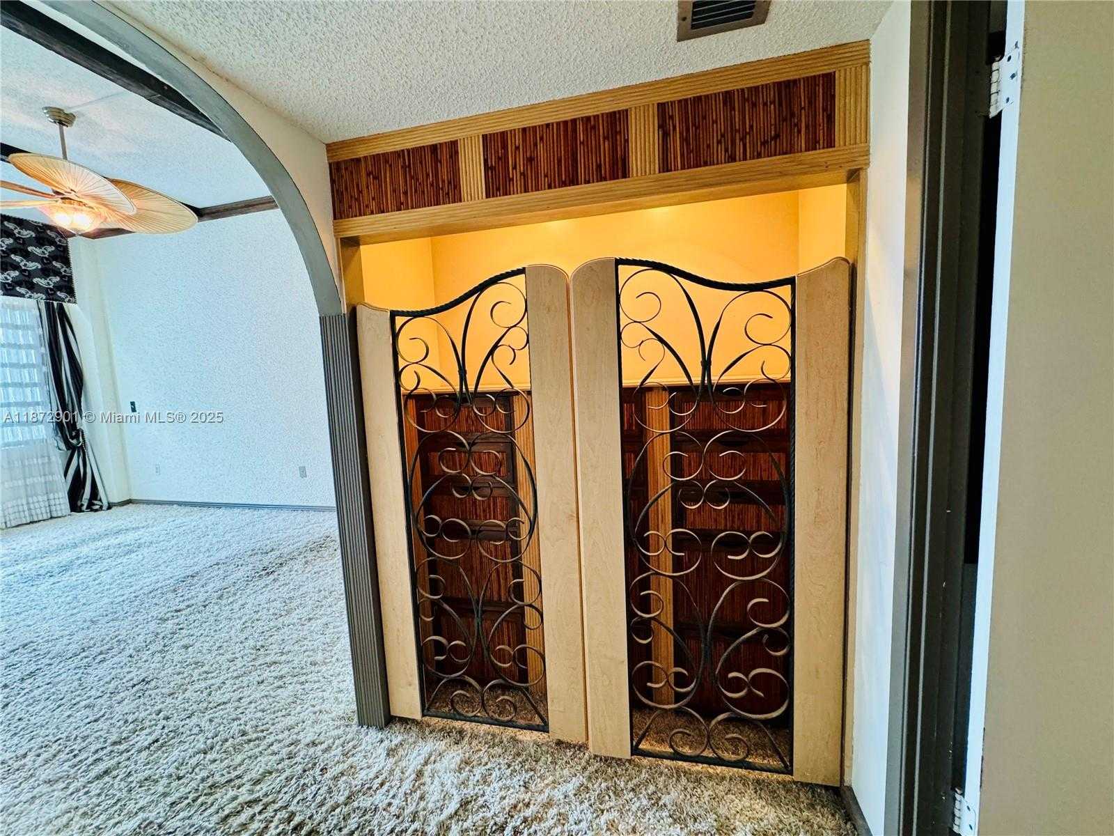Small Image of 18071 BISCAYNE BLVD #PH03 & PH04, Aventura Number 39