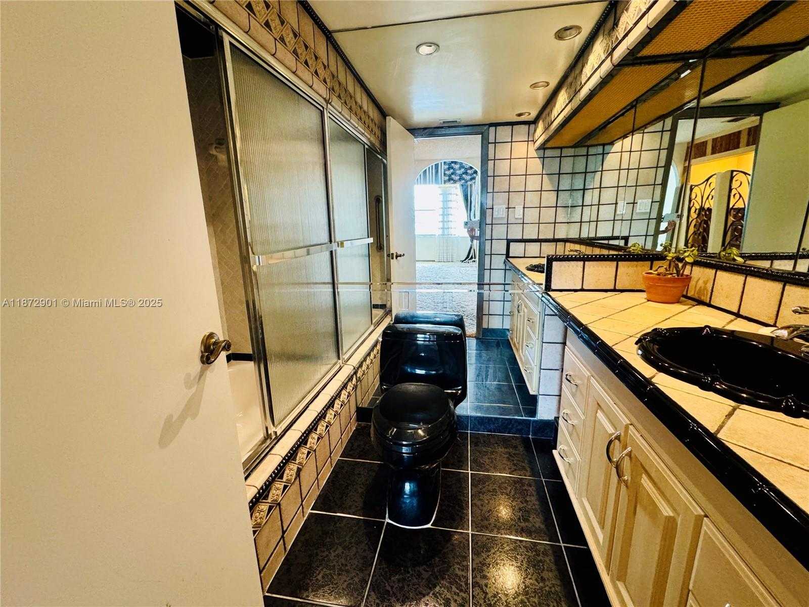 Small Image of 18071 BISCAYNE BLVD #PH03 & PH04, Aventura Number 43