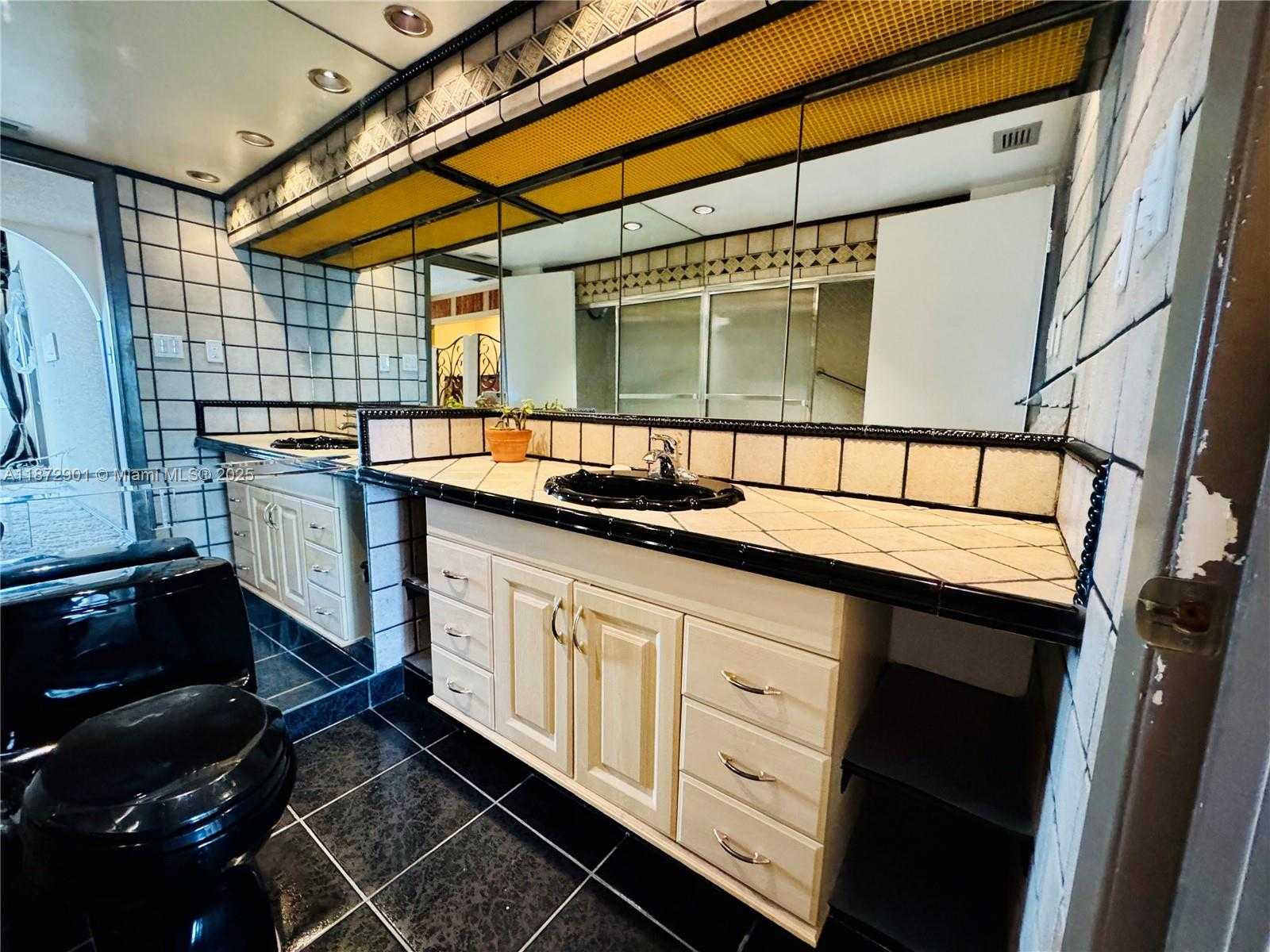 Small Image of 18071 BISCAYNE BLVD #PH03 & PH04, Aventura Number 64