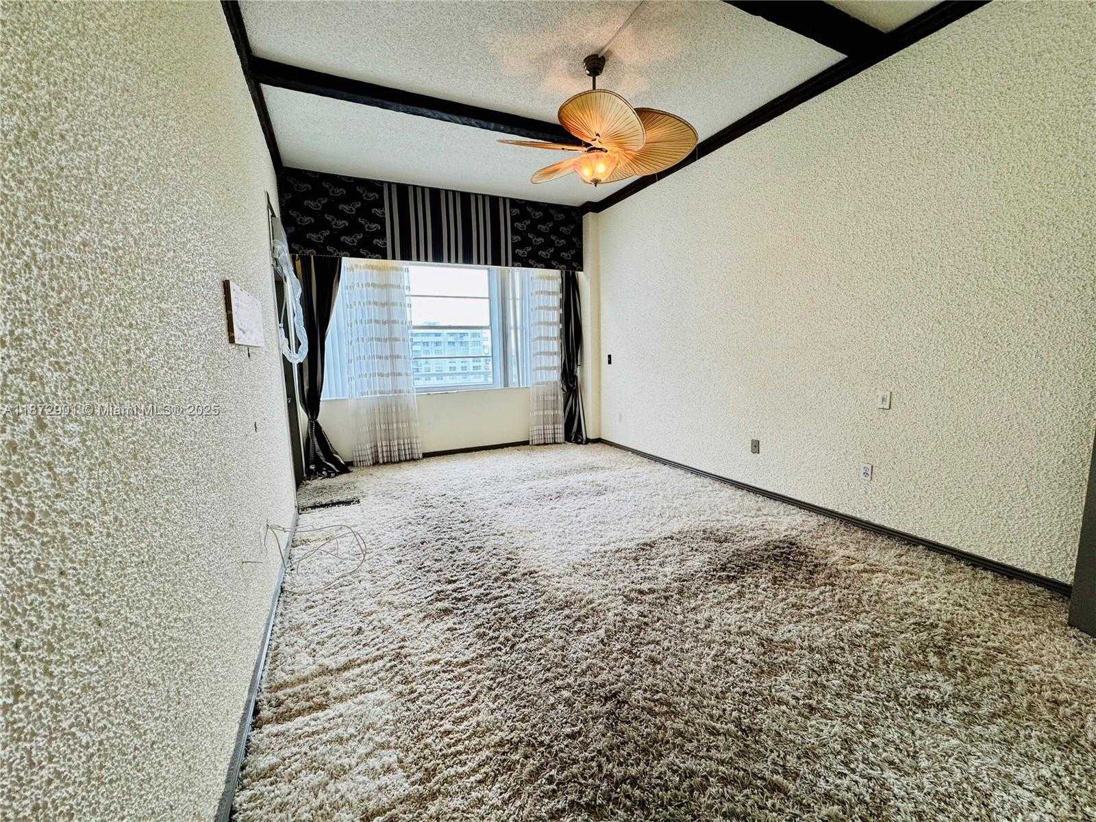Small Image of 18071 BISCAYNE BLVD #PH03 & PH04, Aventura Number 67
