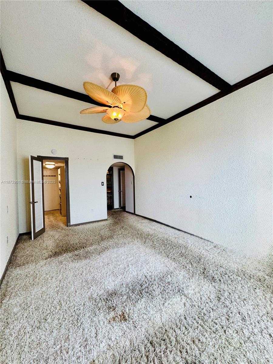 Small Image of 18071 BISCAYNE BLVD #PH03 & PH04, Aventura Number 68