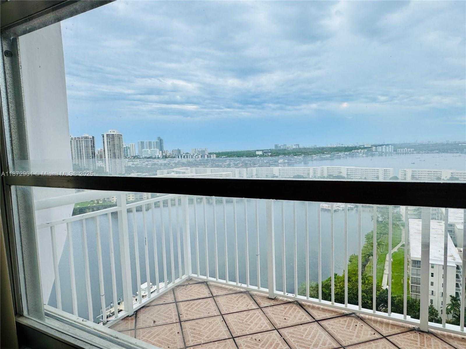 Small Image of 18071 BISCAYNE BLVD #PH03 & PH04, Aventura Number 74
