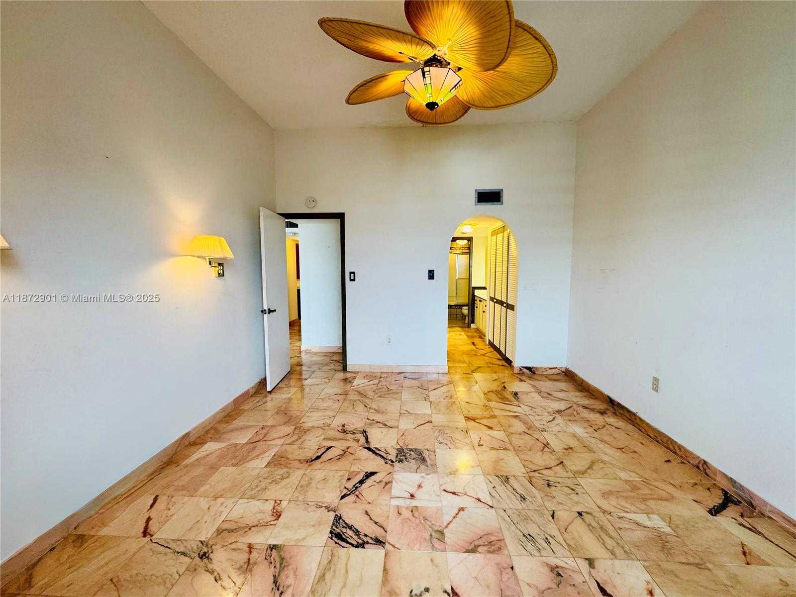 Small Image of 18071 BISCAYNE BLVD #PH03 & PH04, Aventura Number 77