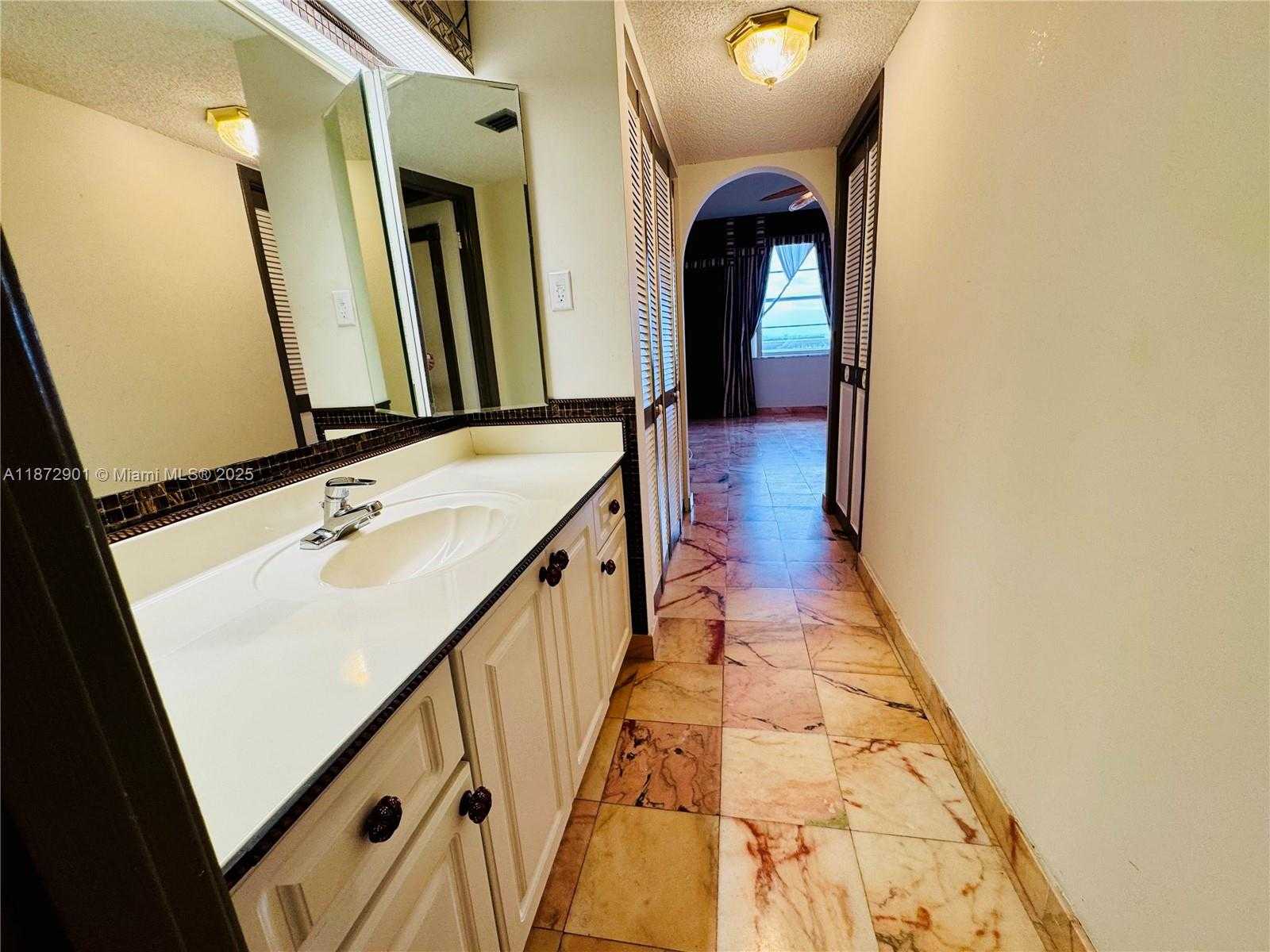 Small Image of 18071 BISCAYNE BLVD #PH03 & PH04, Aventura Number 81