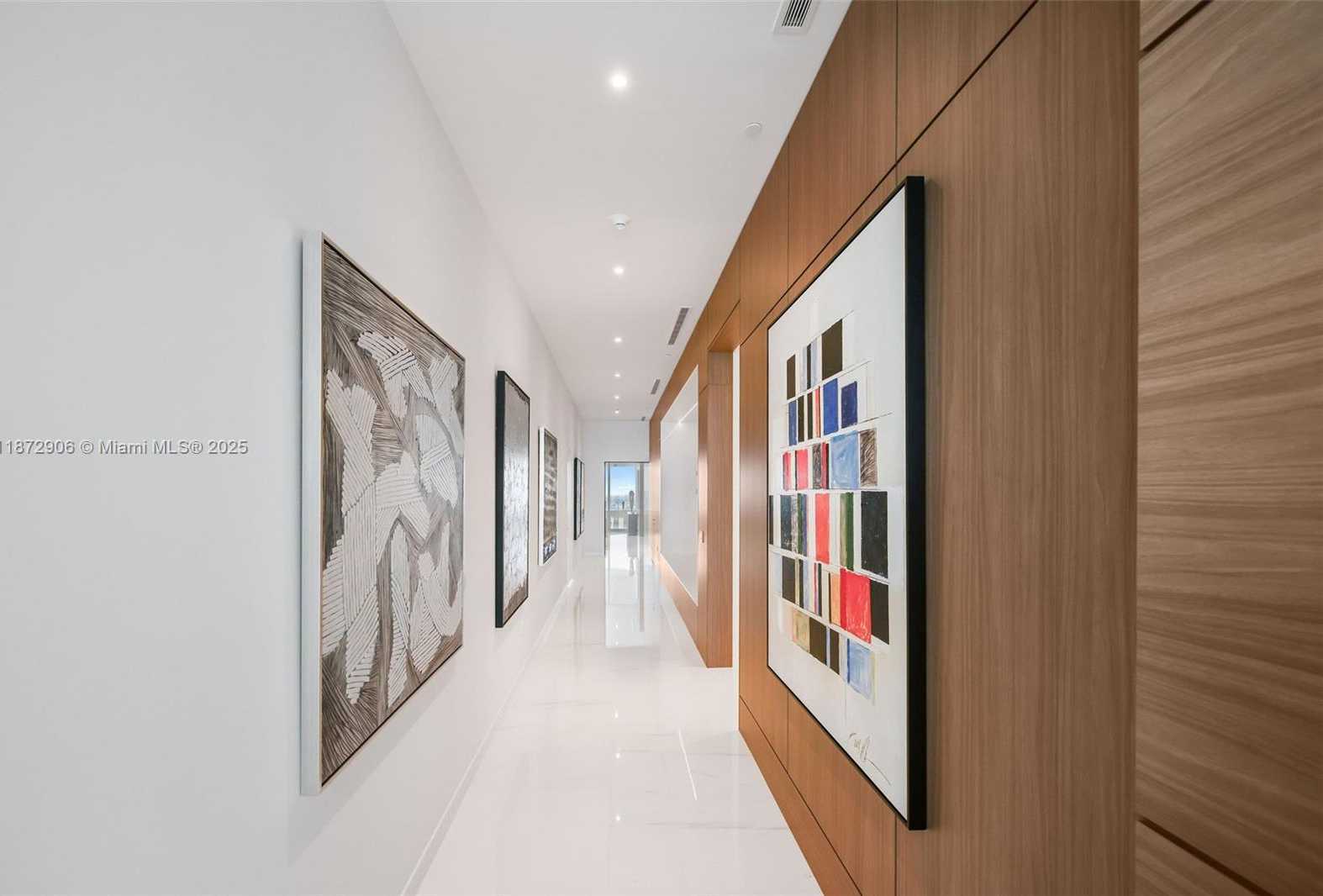 Small Image of 300 BISCAYNE BLVD WAY #PH6001, Miami Number 16