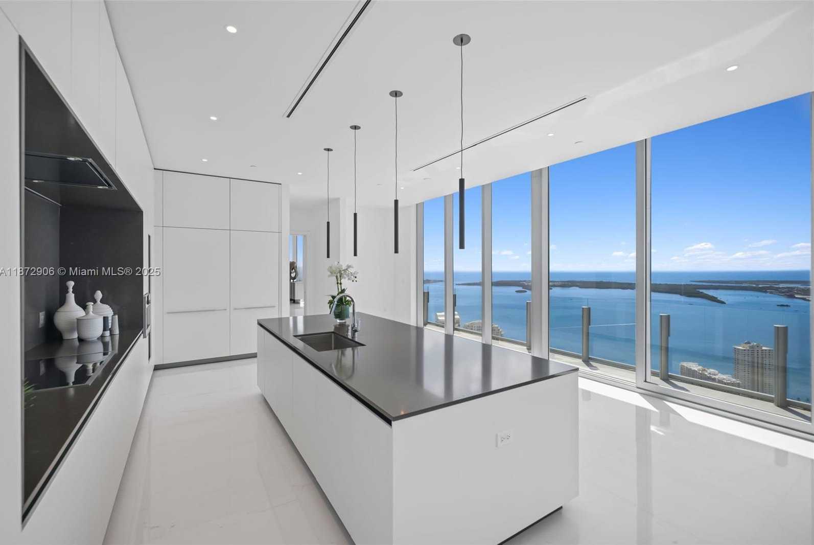 Small Image of 300 BISCAYNE BLVD WAY #PH6001, Miami Number 19