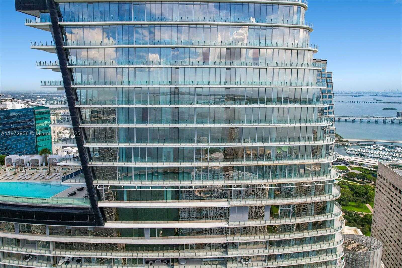 Small Image of 300 BISCAYNE BLVD WAY #PH6001, Miami Number 3