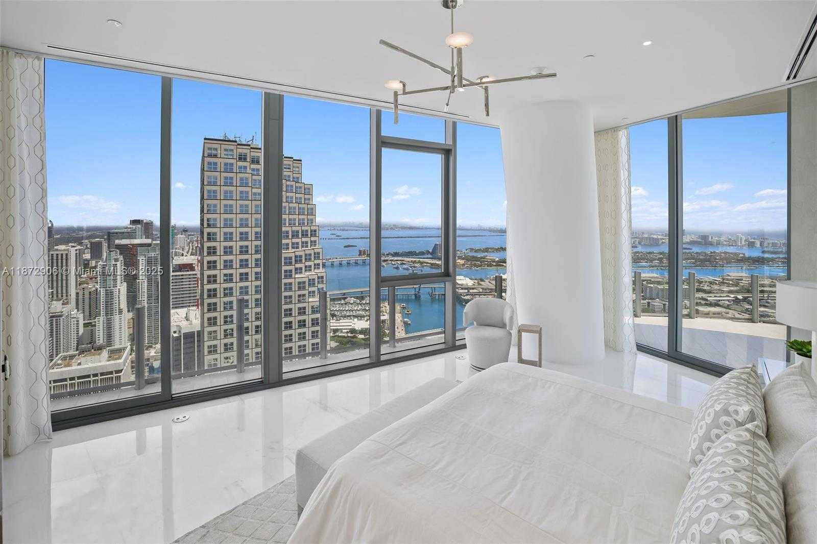 Small Image of 300 BISCAYNE BLVD WAY #PH6001, Miami Number 31