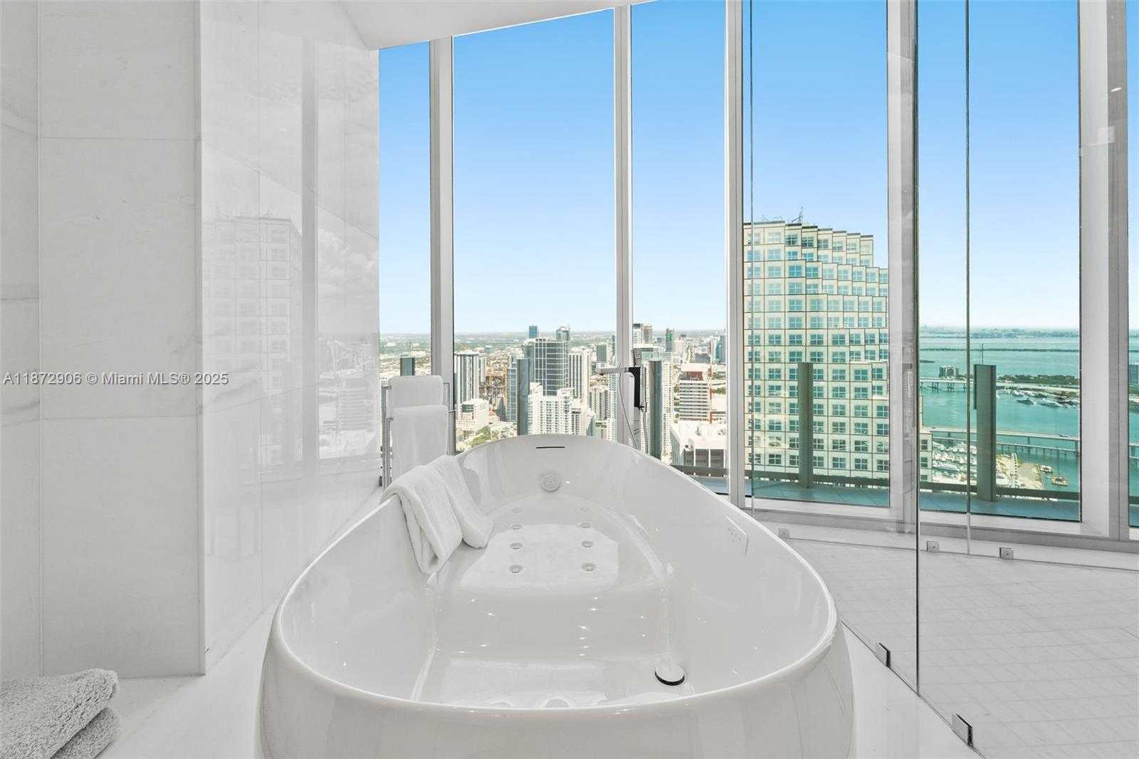 Small Image of 300 BISCAYNE BLVD WAY #PH6001, Miami Number 35