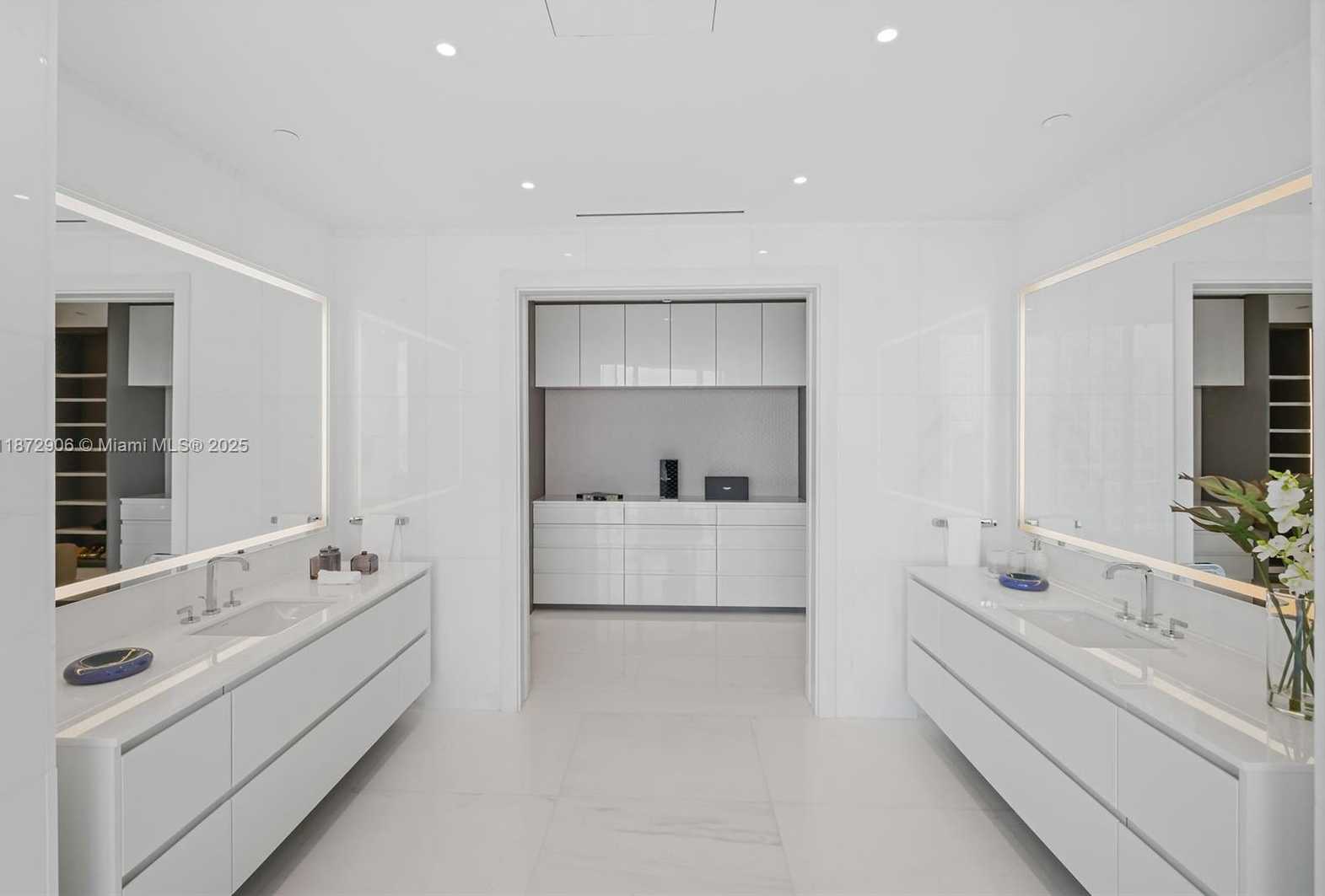 Small Image of 300 BISCAYNE BLVD WAY #PH6001, Miami Number 36