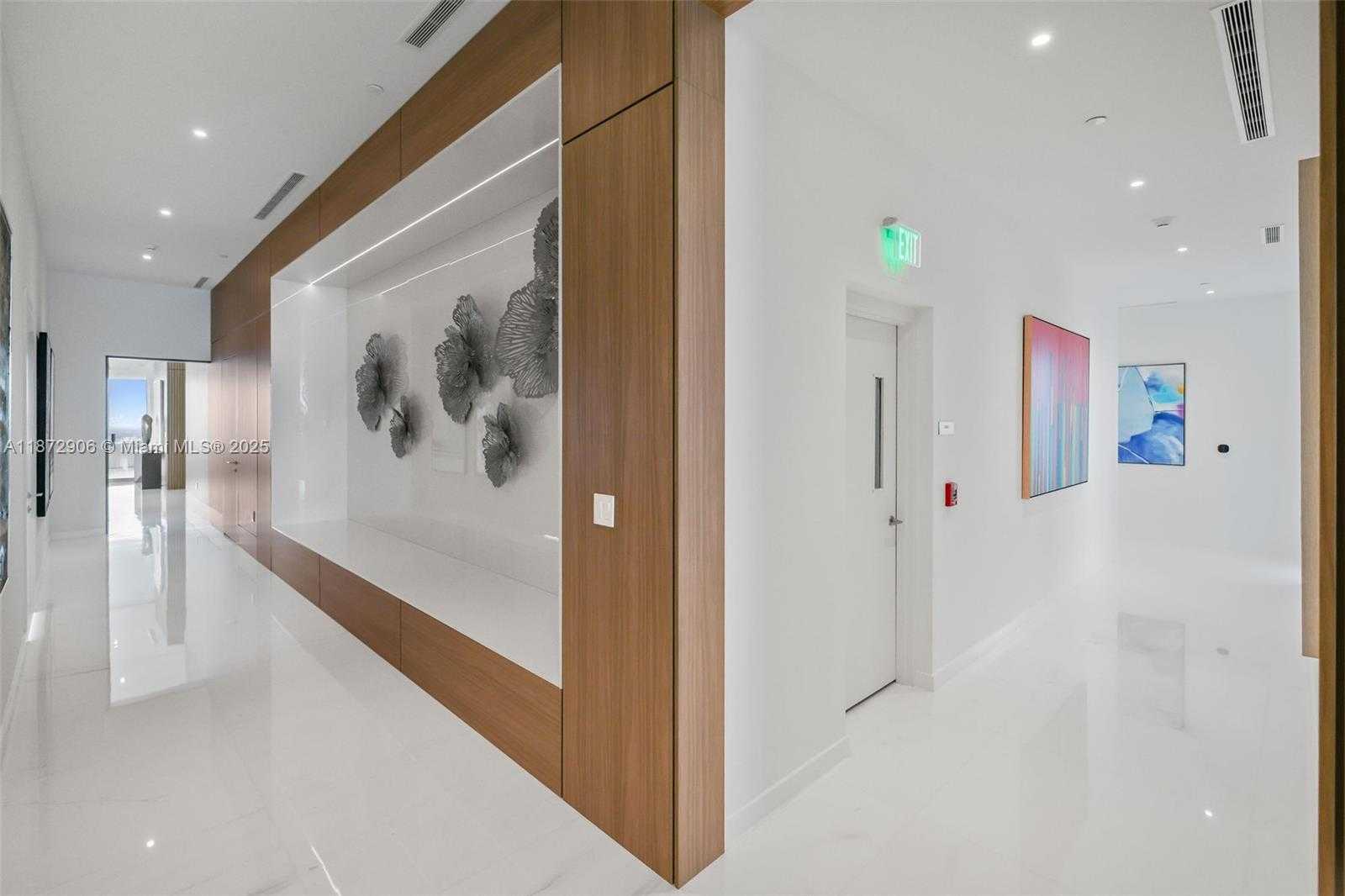 Small Image of 300 BISCAYNE BLVD WAY #PH6001, Miami Number 39