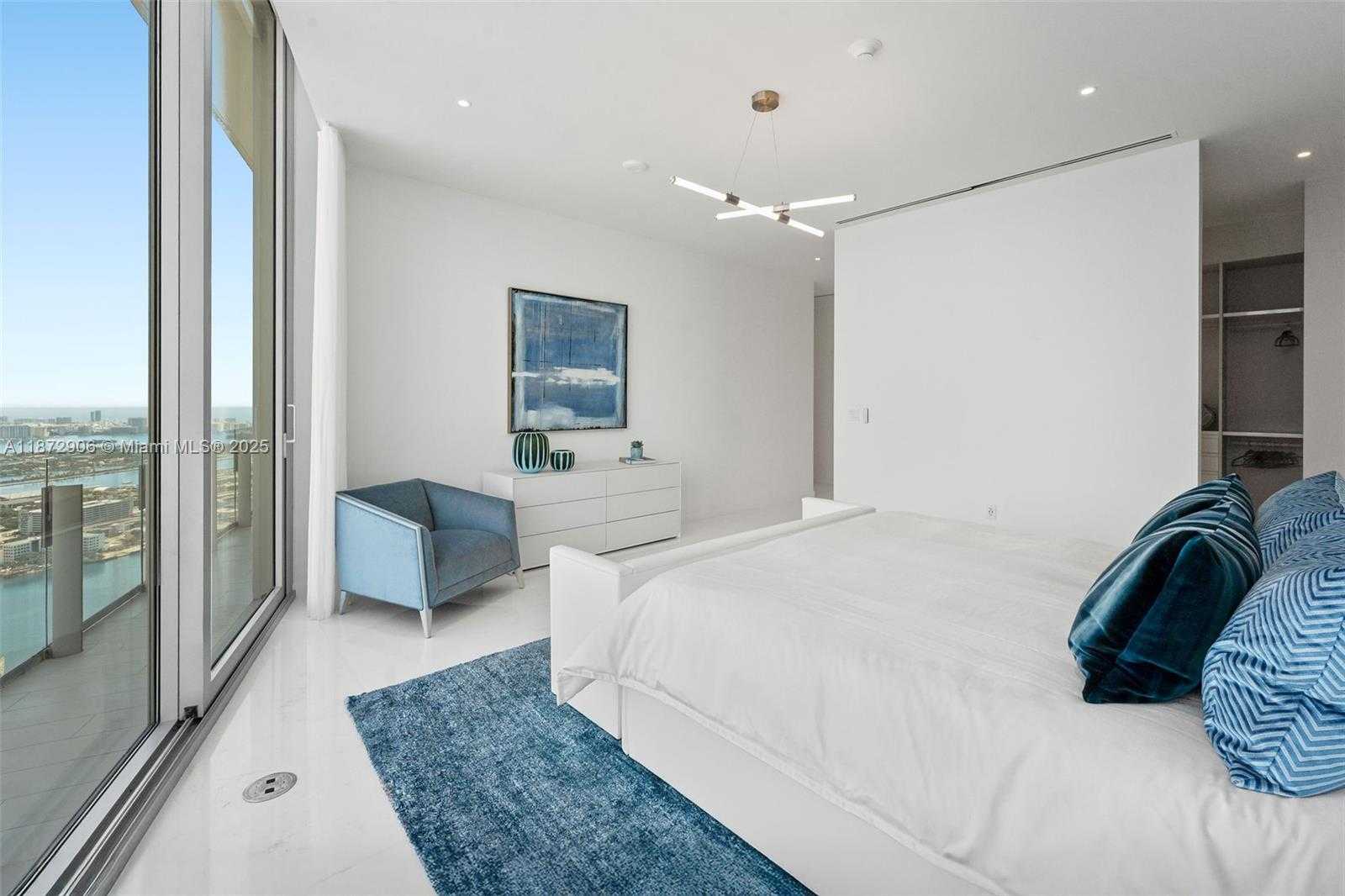 Small Image of 300 BISCAYNE BLVD WAY #PH6001, Miami Number 54