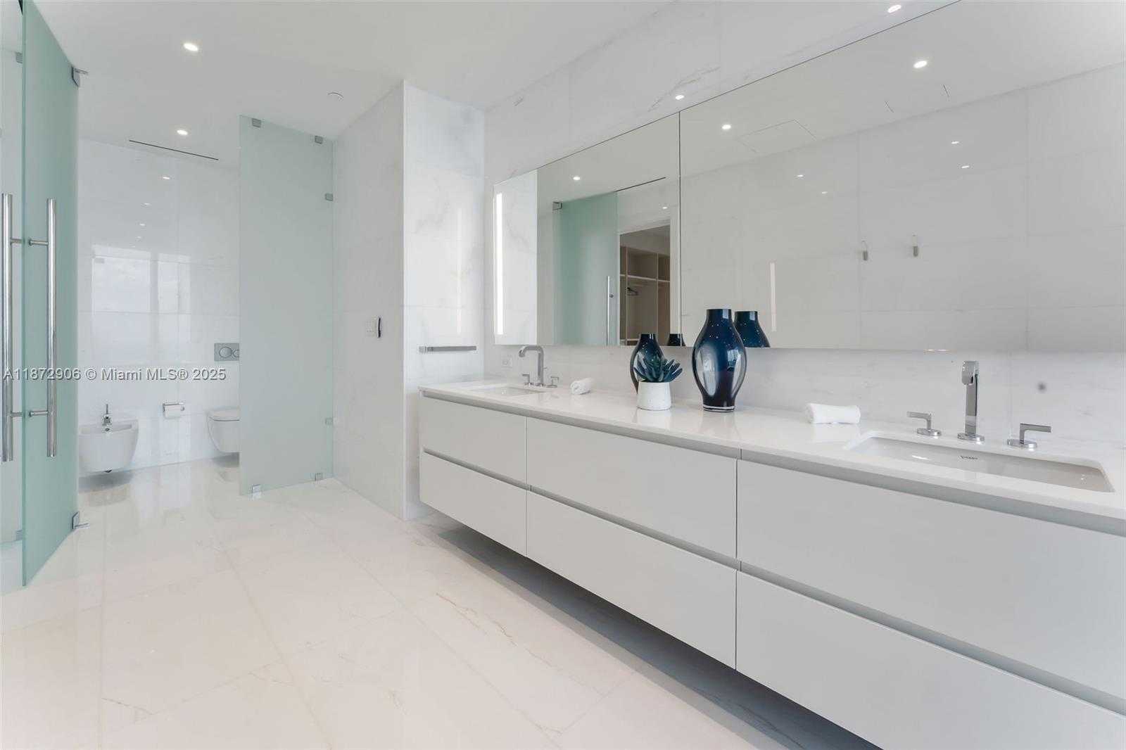 Small Image of 300 BISCAYNE BLVD WAY #PH6001, Miami Number 56