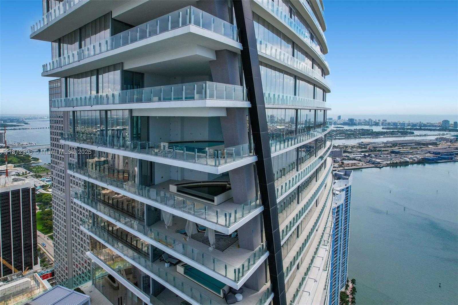 Small Image of 300 BISCAYNE BLVD WAY #PH6001, Miami Number 68