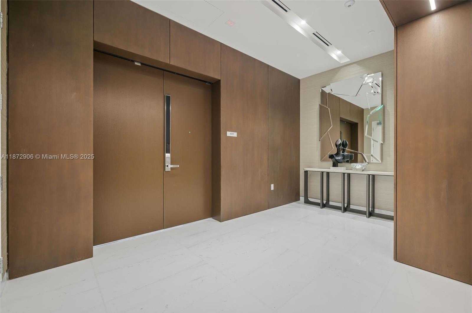 Small Image of 300 BISCAYNE BLVD WAY #PH6001, Miami Number 7