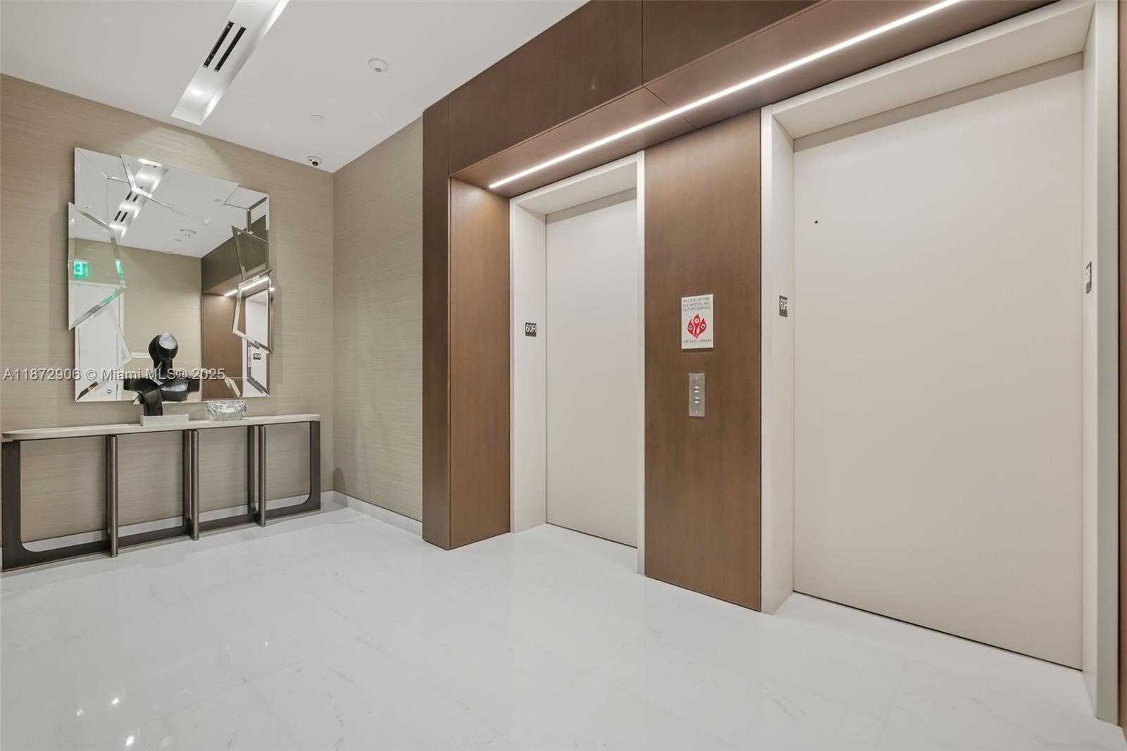 Small Image of 300 BISCAYNE BLVD WAY #PH6001, Miami Number 8