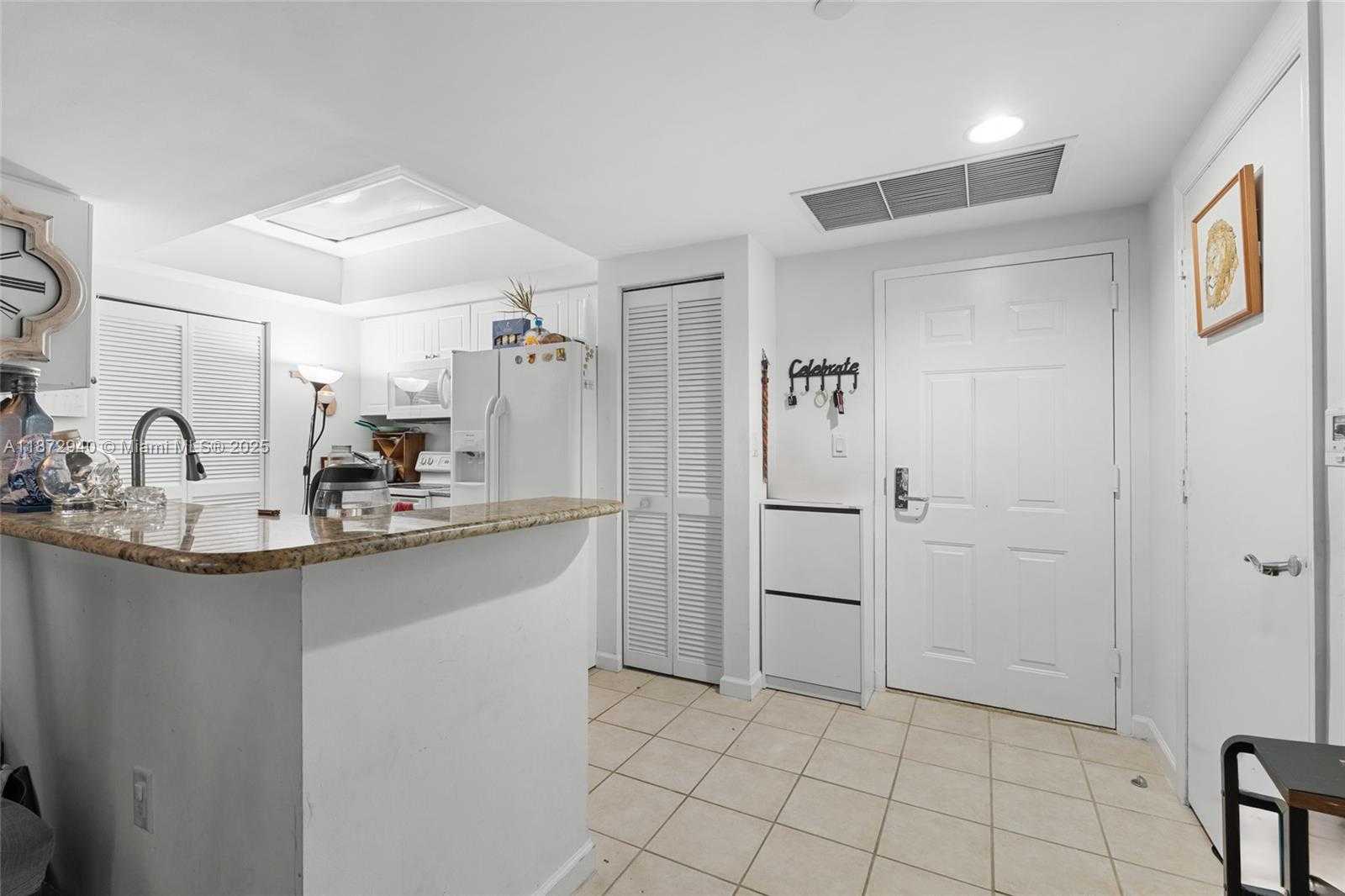 Small Image of 19501 WEST COUNTRY CLUB DR #2415, Aventura Number 10