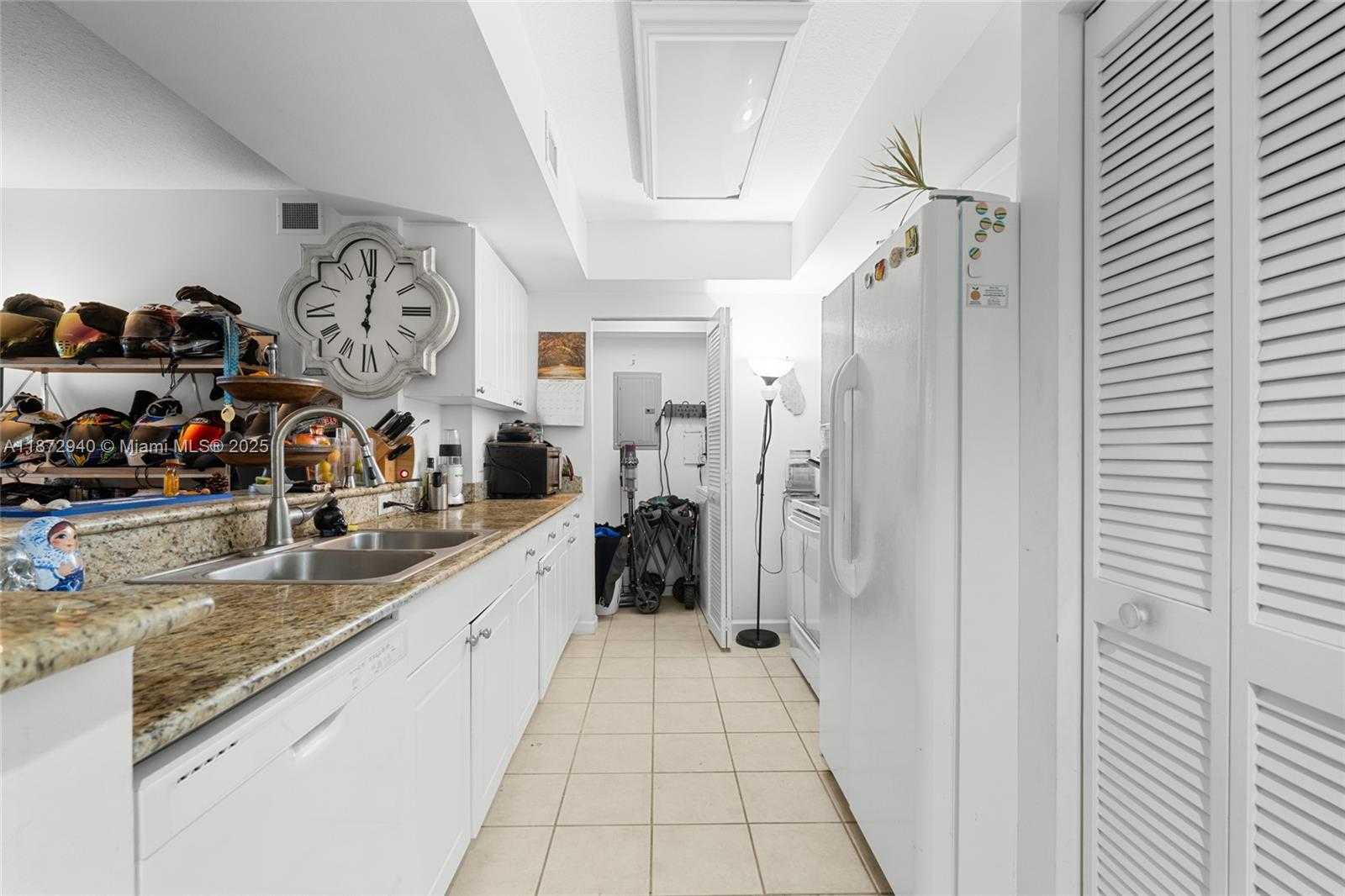 Small Image of 19501 WEST COUNTRY CLUB DR #2415, Aventura Number 15