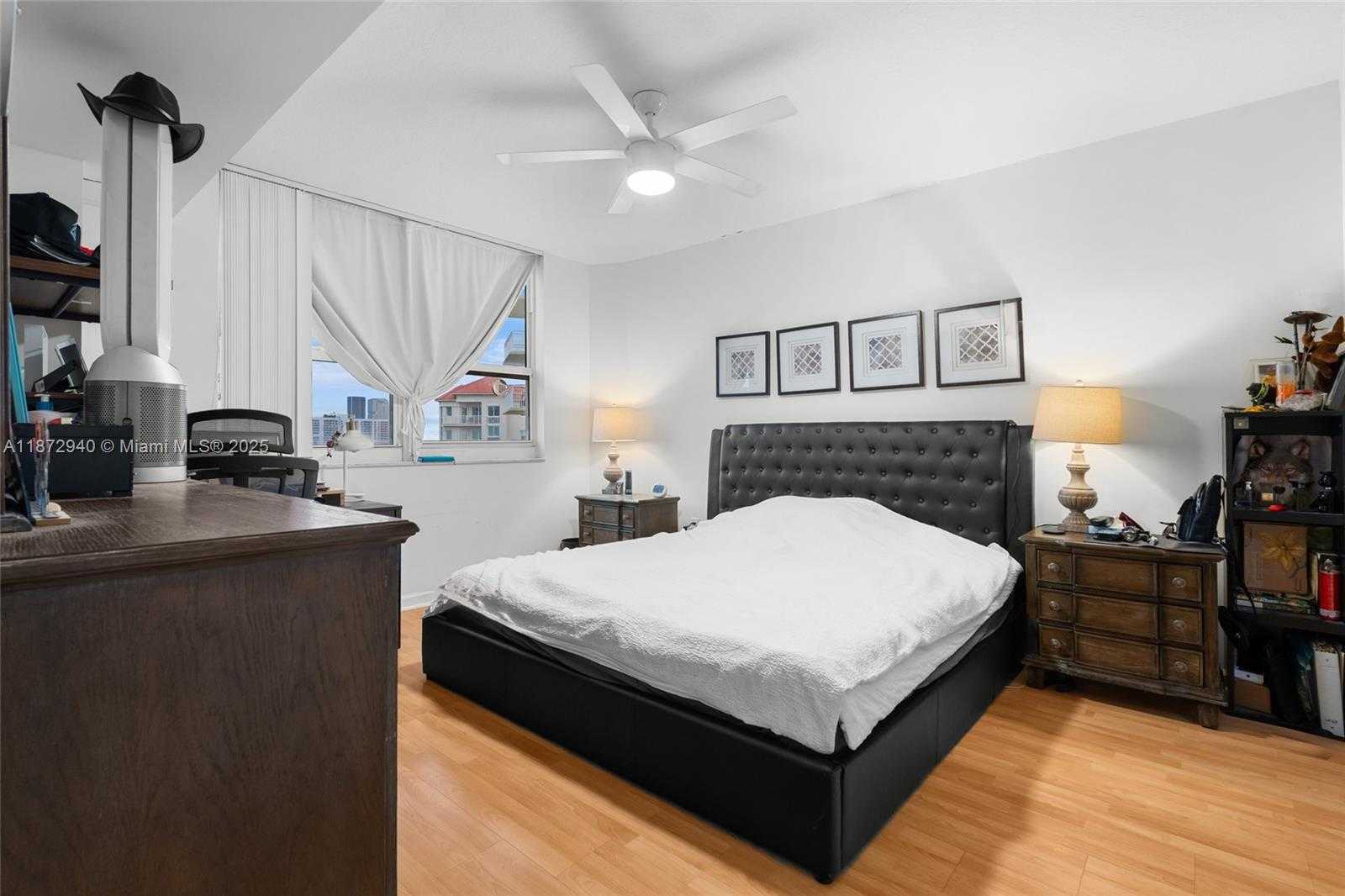 Small Image of 19501 WEST COUNTRY CLUB DR #2415, Aventura Number 16