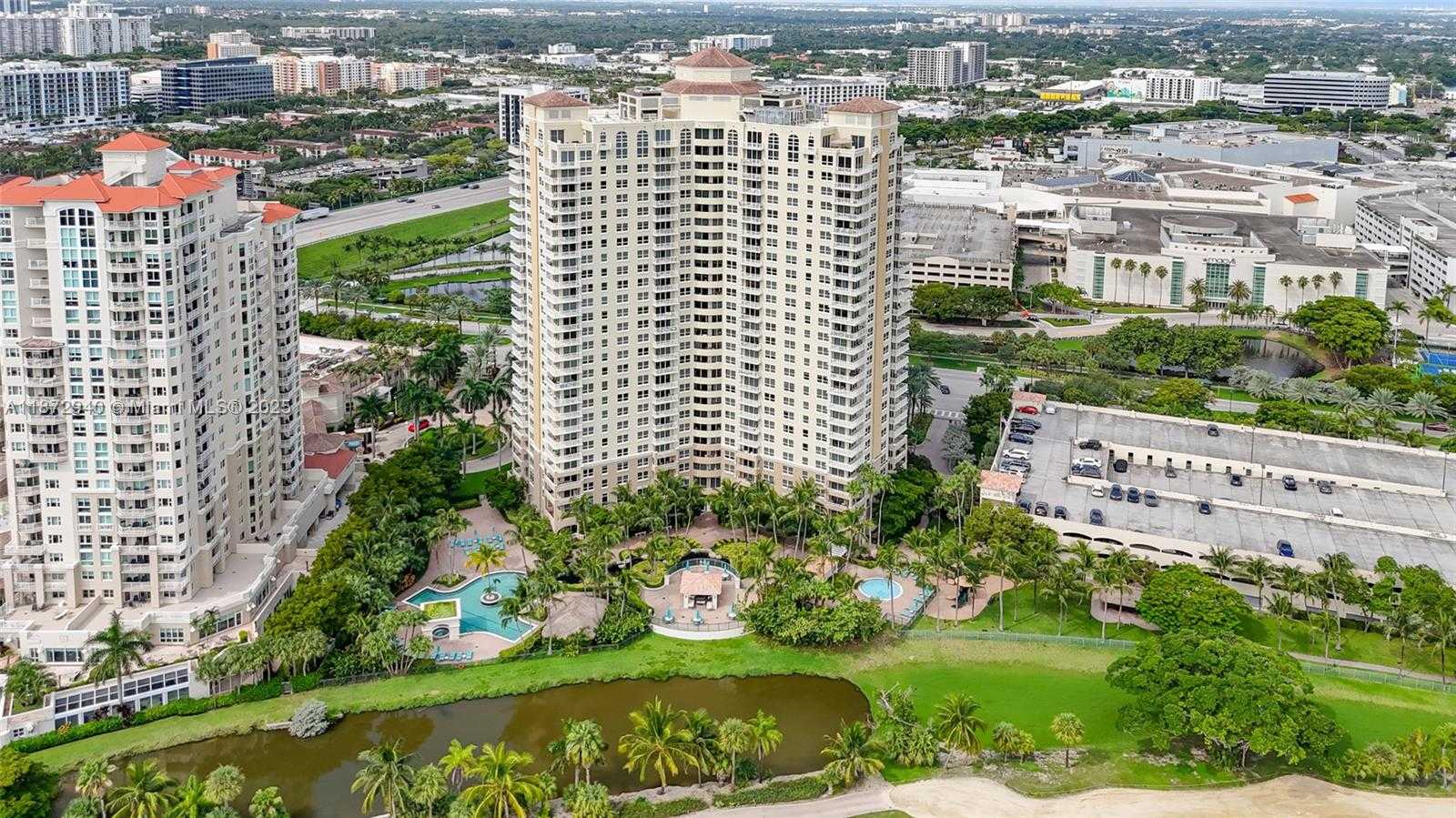 Small Image of 19501 WEST COUNTRY CLUB DR #2415, Aventura Number 5