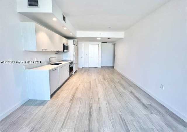 Small Image of 45 SOUTH WEST 9TH ST #3009, Miami Number 6