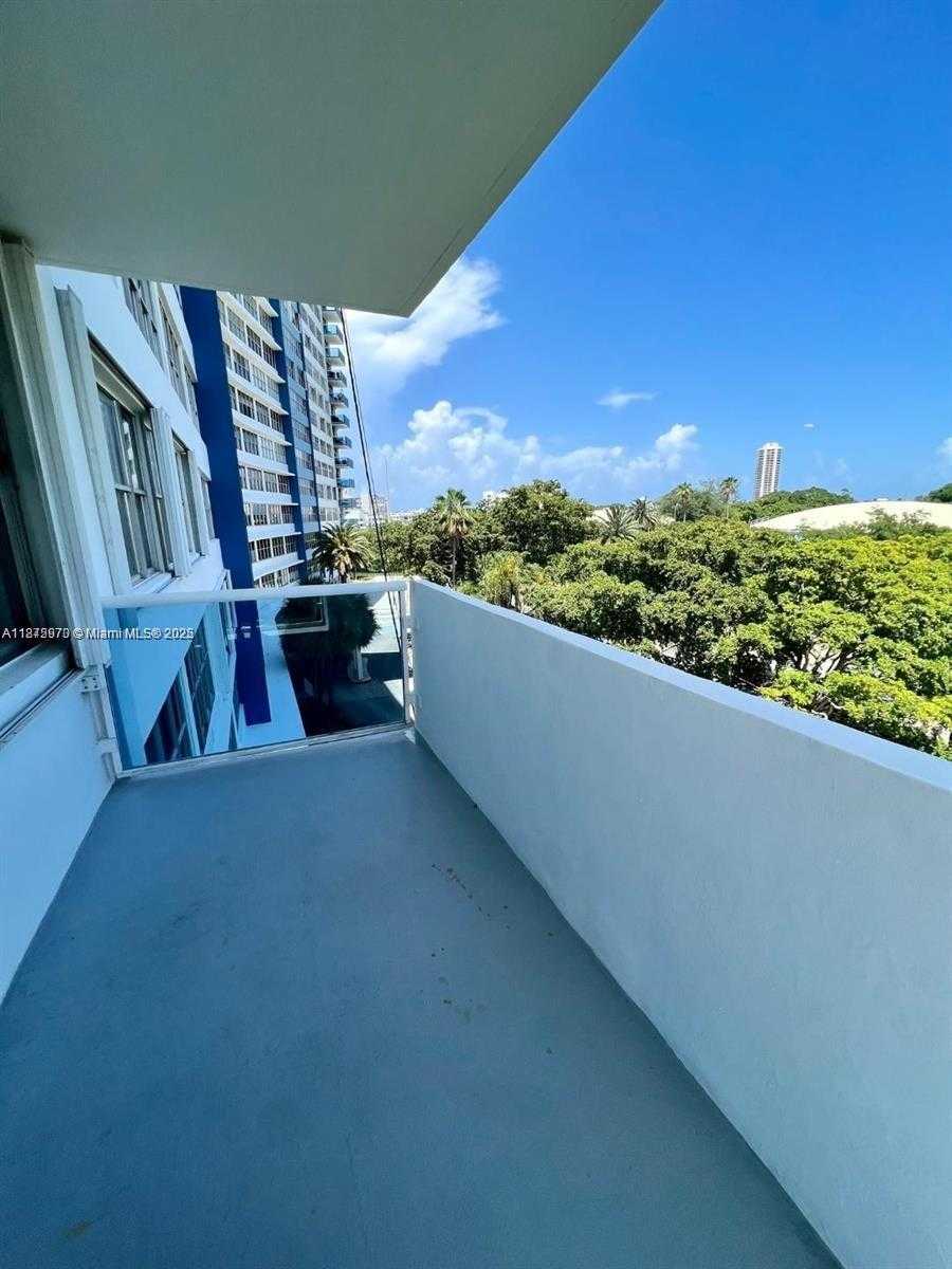 Small Image of 7441 WAYNE AVE #4R, Miami Beach Number 15